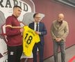 Moment special în Giulești » Un fotbalist al Rapidului a primit tricoul lui Moukoko, de la Dortmund, pe care-l ratase la turneul de anul trecut