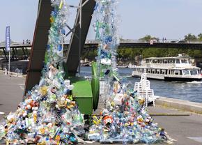 Alertă la Paris înainte de Jocurile Olimpice! Apa din Sena e contaminată