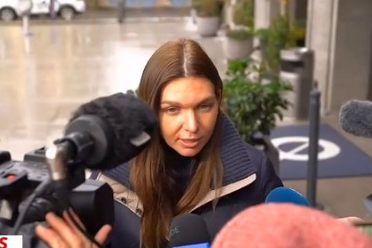 Simona Halep, în fața Tribunalului // sursă foto: captură Antena 3 CNN
