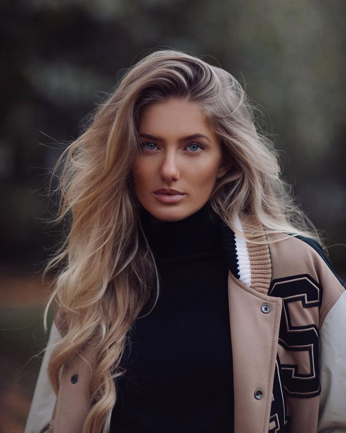 GALERIE FOTO Rochia cu care cea mai sexy atletă a lumii a dat pe spate Instagramul