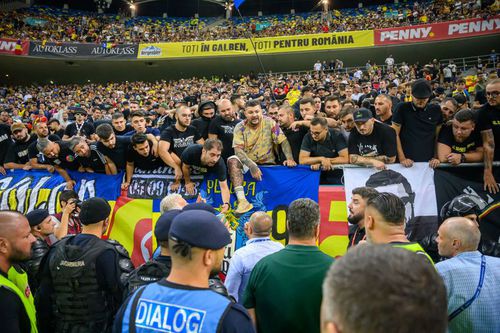 Un mesaj postat de grupul „Uniți sub tricolor” a inflamat spiritele înaintea meciurilor România - Kosovo din Liga Națiunilor.