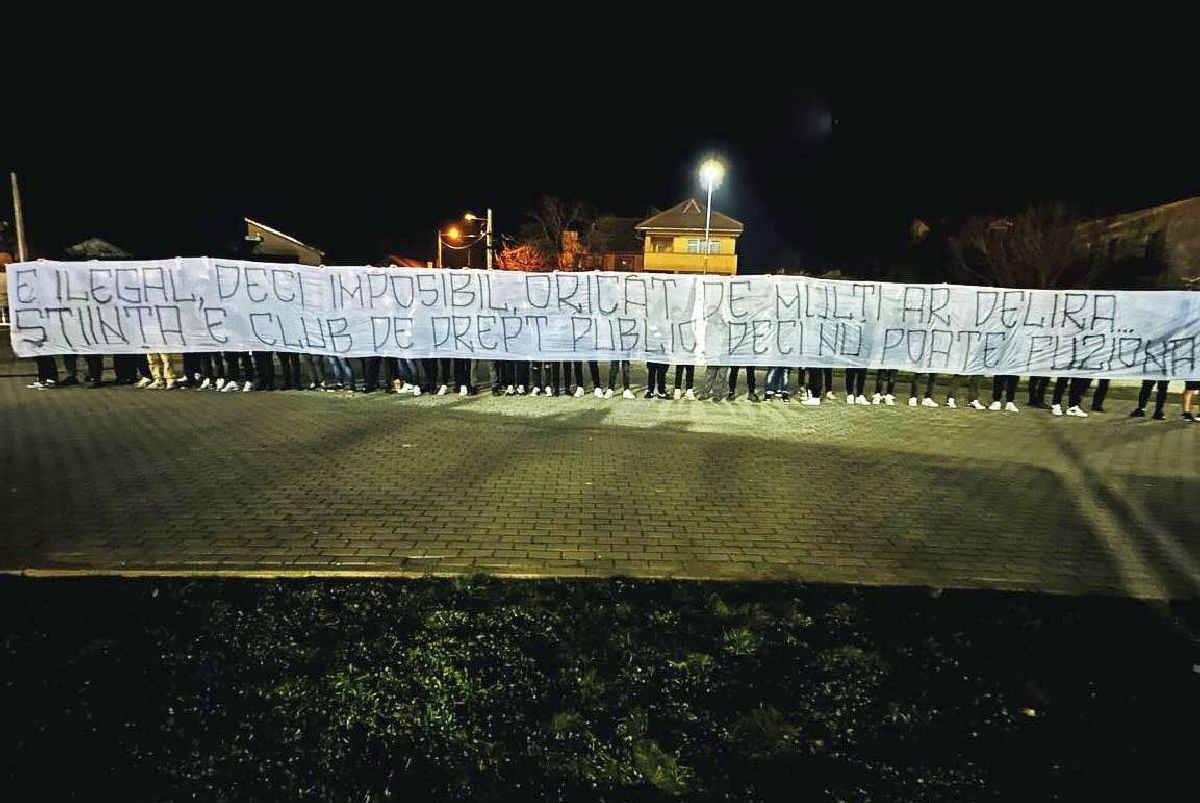 Scandal înainte de Universitatea Craiova - U Cluj! Bannere interzise, suporterii cer anchetă: „Știința e club de drept public, nu poate fuziona”