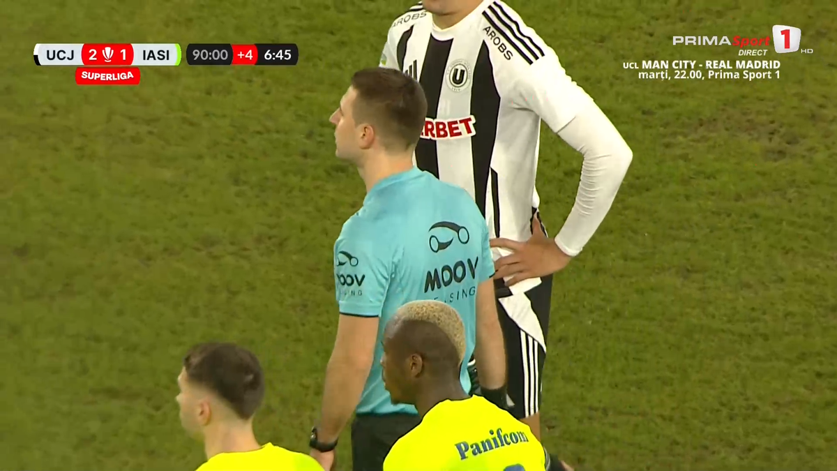 U Cluj - Poli Iași 2-2. Ioan Ovidiu Sabău explică de ce l-a schimbat la pauză pe Vladislav Blănuță și își strigă nemulțumirea: „NU ai voie!”