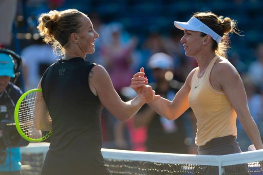 Simona Halep și Svetlana Kuznetsova, după un meci la Rogers Cup, în Canada / Foto: Imago