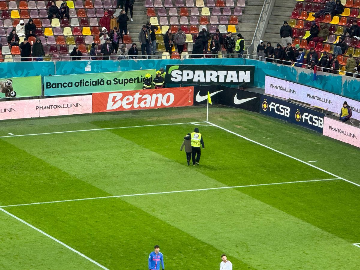 Nu s-a văzut la TV în FCSB - Sepsi 3-0 » Stewardul „l-a azvârlit” peste reclame