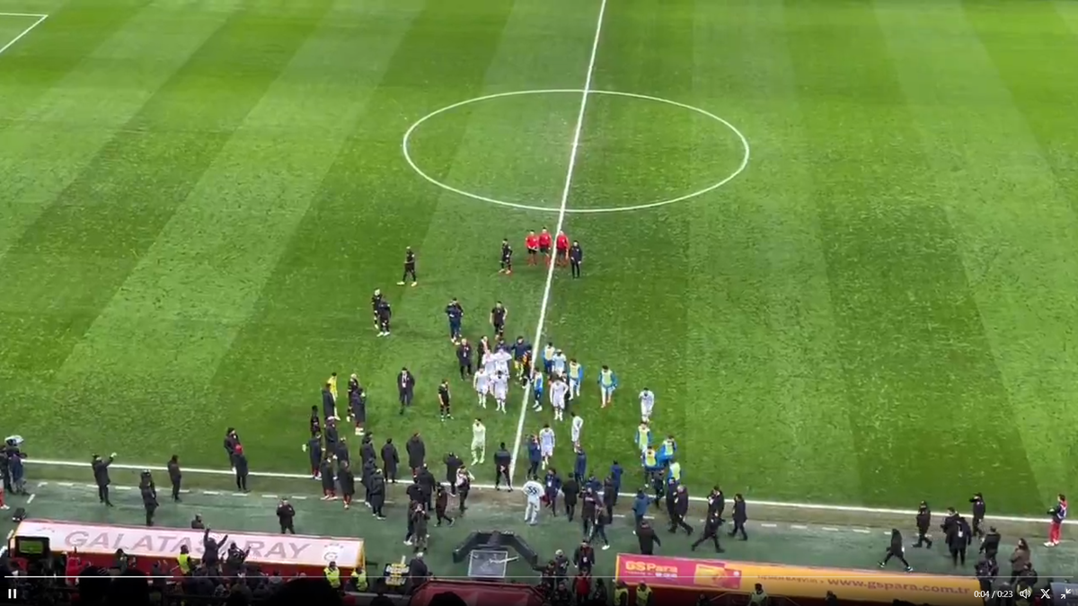 Haos în Turcia! Meciul lui Galatasaray, ABANDONAT după o decizie scandaloasă » Adversarii au ieșit de pe teren