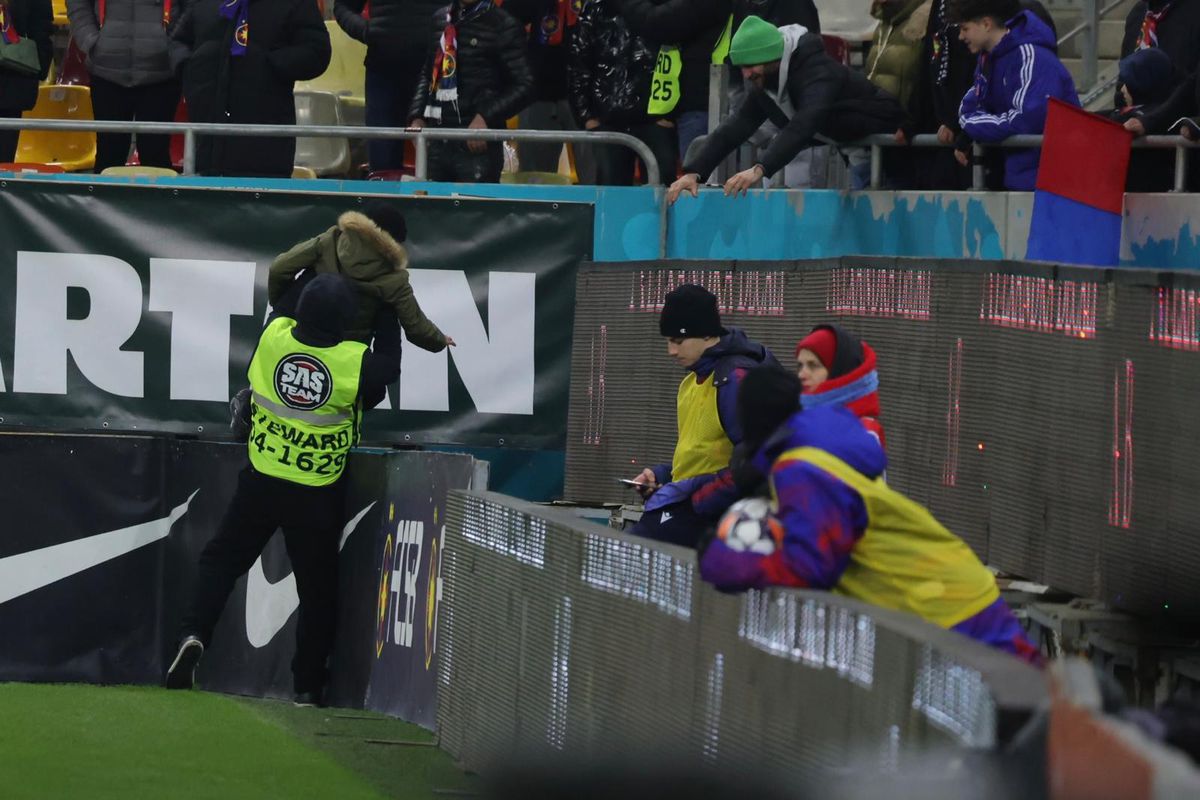 Nu s-a văzut la TV în FCSB - Sepsi 3-0 » Stewardul „l-a azvârlit” peste reclame