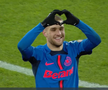 „Albă ca zăpada” a venit la FCSB - Sepsi să-și susțină iubitul fotbalist » Gest special surprins în minutul 8