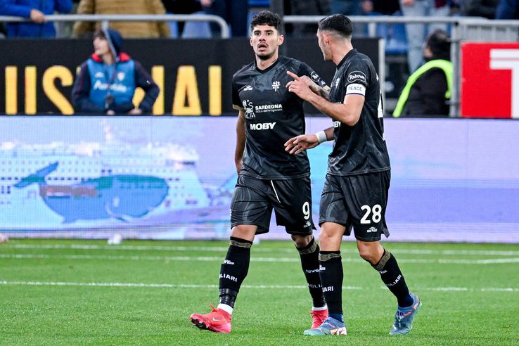 Golul lui Florinel Coman în Cagliari - Parma. FOTO: Imago