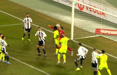 HALUCINANT ce s-a petrecut în U Cluj - Poli Iași! Echipa lui Sabău a avut două goluri avans în minutul 89 și a ratat victoria! Intervenție decisivă a lui Hațegan