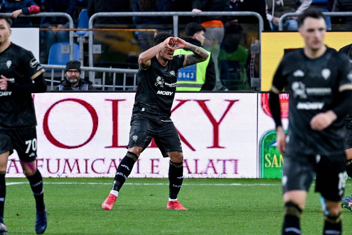 Notele primite de Florinel Coman în Italia, pentru debutul cu supergol în Cagliari - Parma: „Stadionul l-a răsfățat în restul meciului”