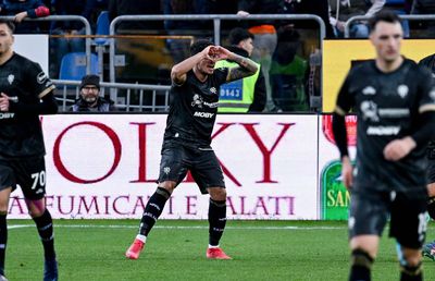 Notele primite de Florinel Coman în Italia, pentru debutul cu supergol în Cagliari - Parma: „Stadionul l-a răsfățat în restul meciului”