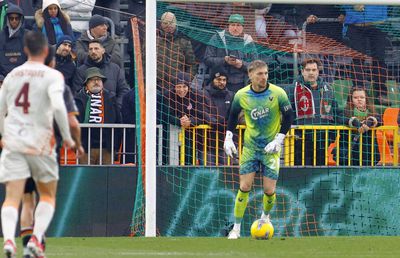 Ionuț Radu a fost titular în Venezia - Roma » Cum s-a descurcat la primul meci după 15 luni