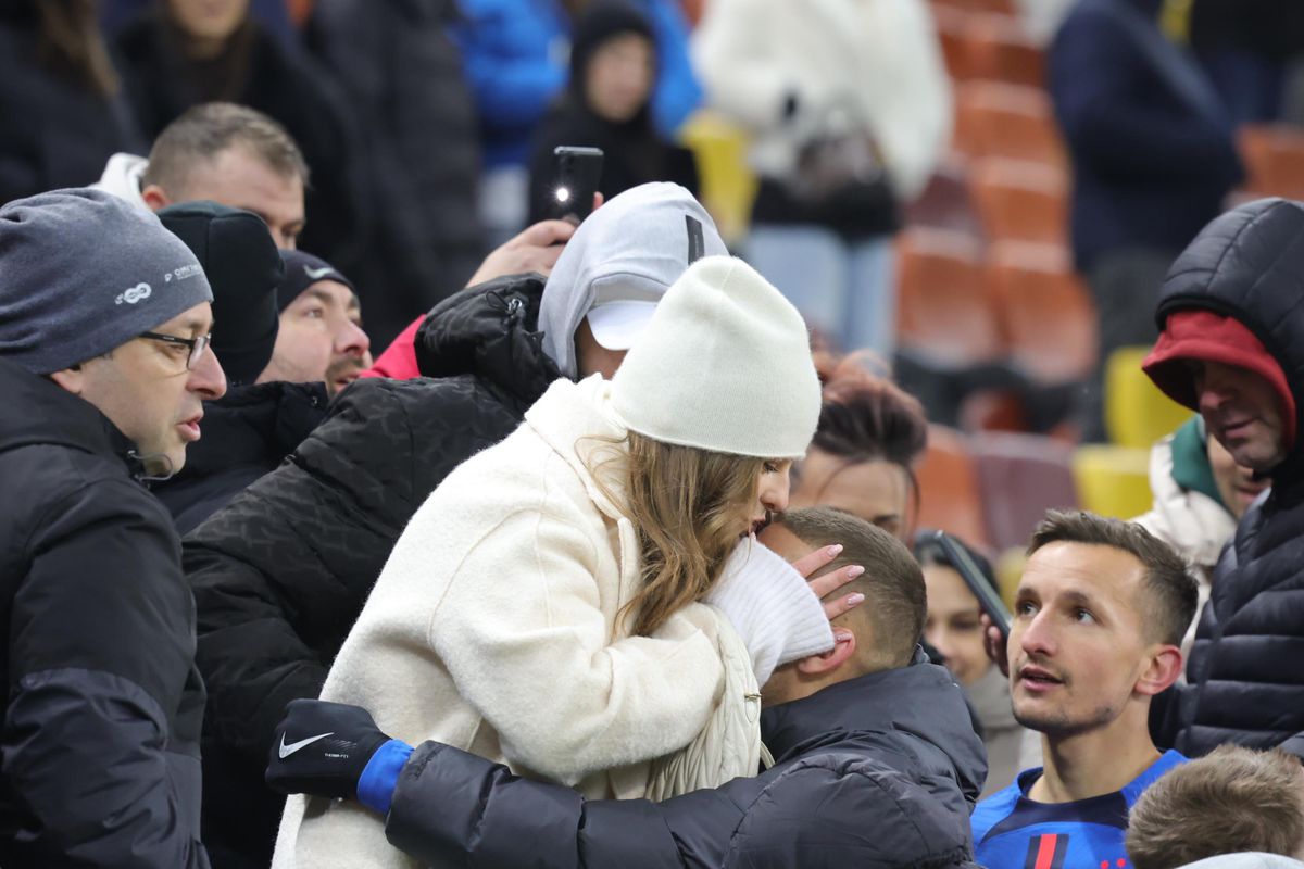 „Albă ca zăpada” a venit la FCSB - Sepsi să-și susțină iubitul fotbalist » Gest special surprins în minutul 8