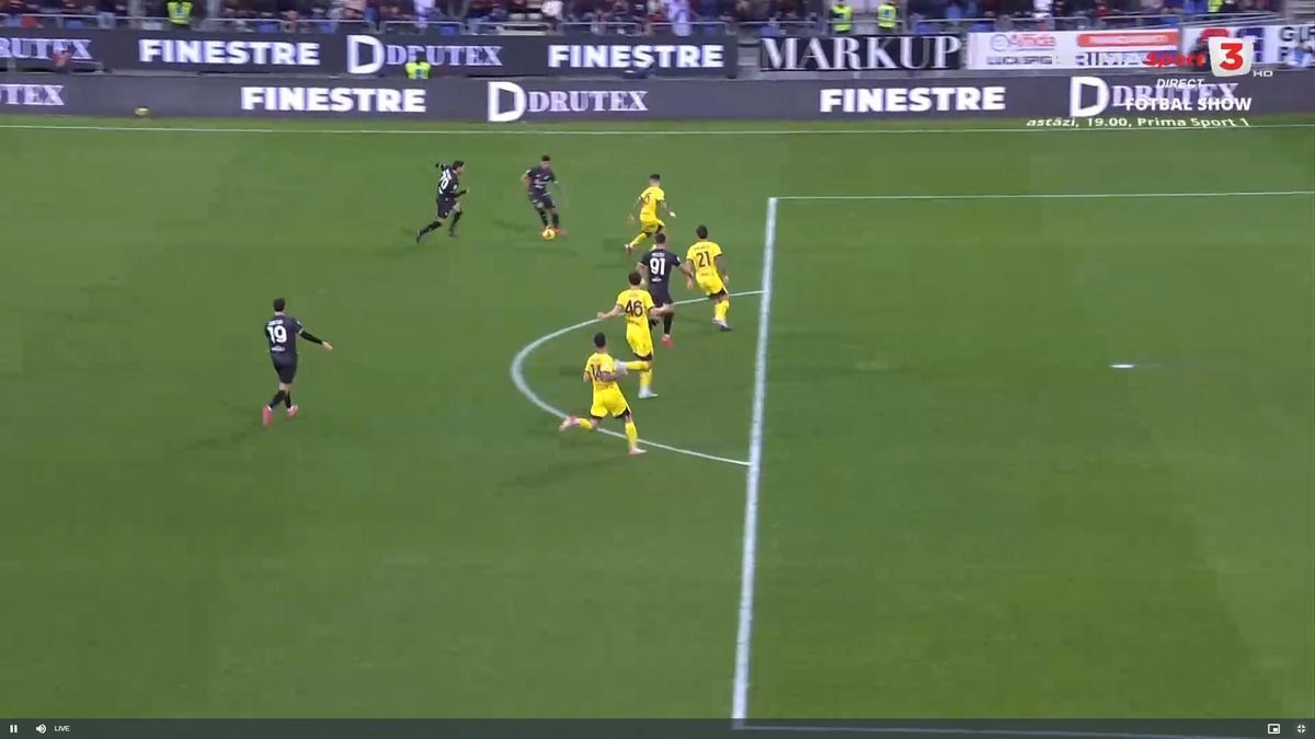 Notele primite de Florinel Coman în Italia, pentru debutul cu supergol în Cagliari - Parma: „Stadionul l-a răsfățat în restul meciului”