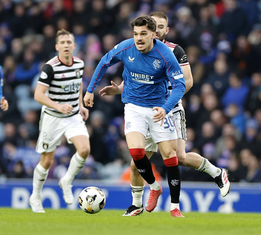 Ianis Hagi, în Rangers - Queen's Park, foto: Imago Images Dezastru pentru Ianis Hagi și Rangers în Cupa Scoției! Philippe Clement, criticat pentru decizia luată în privința internaționalului român: „Bizar”