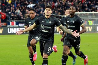 Florinel Coman a intrat pe teren și a decis Cagliari - Parma la prima atingere de balon! Execuție de mare finețe a românului, un DEBUT MEMORABIL în Serie A