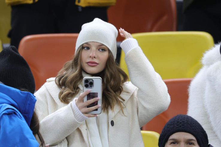 Antonia Salanta, iubita lui Daniel Bîrligea (24 de ani), a fost prezentă în tribunele Arenei Naționale pentru a-și susține partenerul în meciul cu FCSB - Sepsi, din runda #26 din Superliga