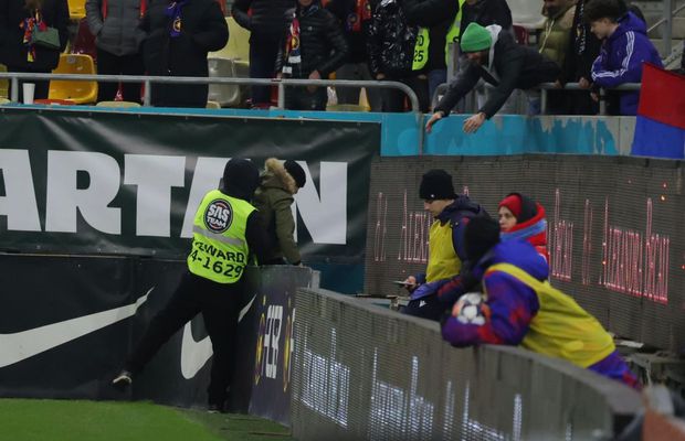 Nu s-a văzut la TV în FCSB - Sepsi 3-0 » Stewardul „l-a azvârlit” peste reclame