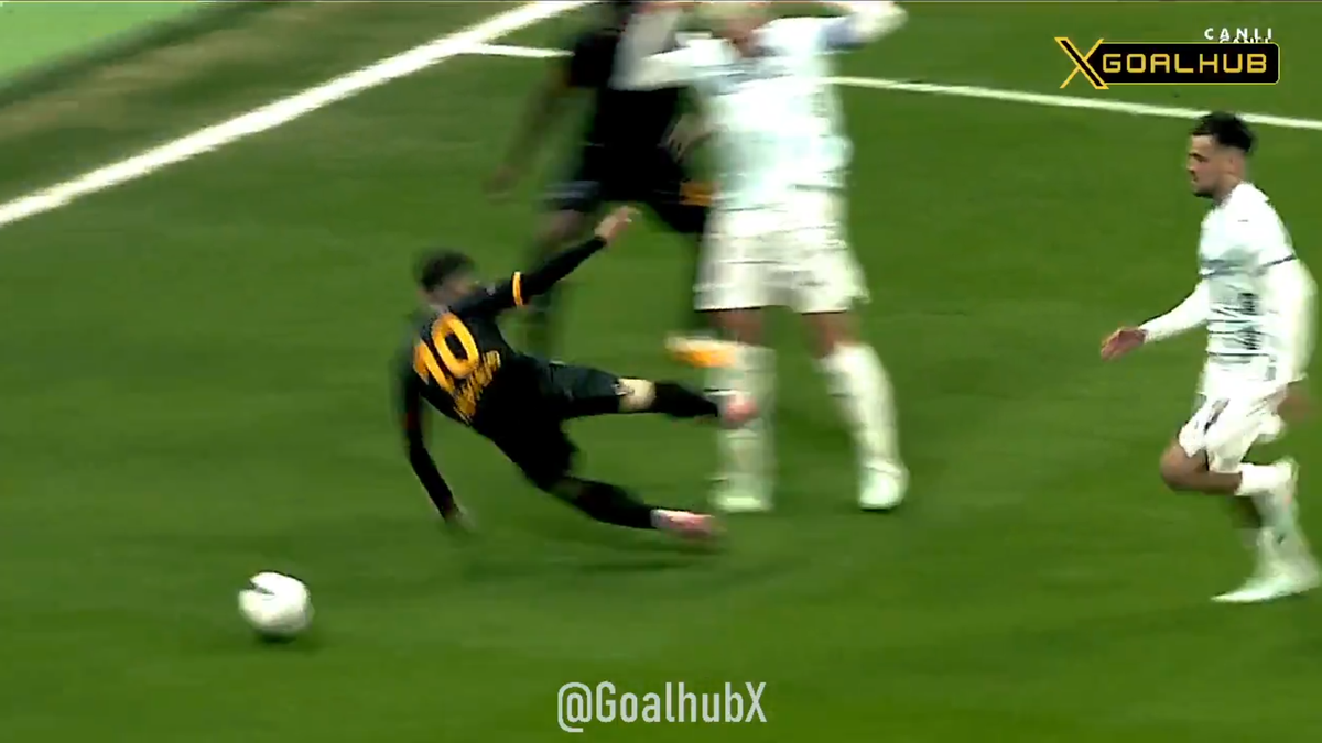 Haos în Turcia! Meciul lui Galatasaray, ABANDONAT după o decizie scandaloasă » Adversarii au ieșit de pe teren