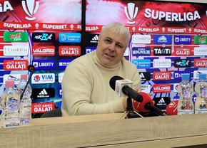 Marius Șumudică a făcut show la conferință după ce a schimbat iar geaca: „Uitați, cu puțină blăniță”