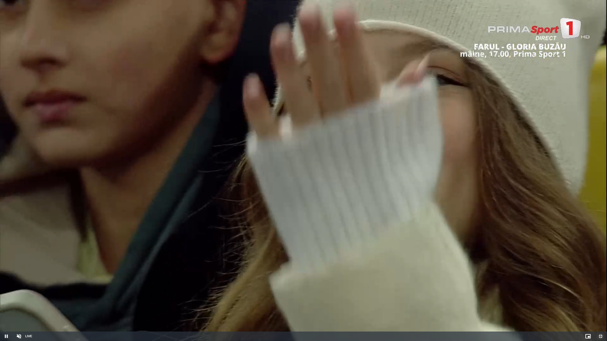 „Albă ca zăpada” a venit la FCSB - Sepsi să-și susțină iubitul fotbalist » Gest special surprins în minutul 8