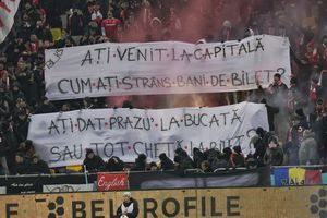 Duelul galeriilor în Dinamo - Craiova » Mesaje ironice afișate de suporteri: „Ați venit la capitală, cum ați strâns bani de bilet?”