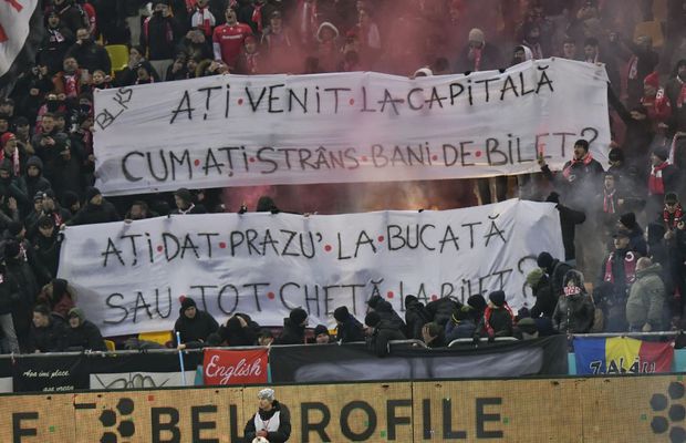 Duelul galeriilor în Dinamo - Craiova » Mesaje ironice afișate de suporteri: „Ați venit la capitală, cum ați strâns bani de bilet?”