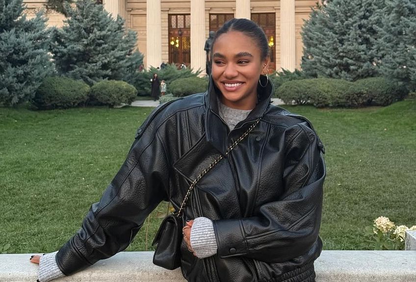 Elizabeth Omoregie, la plimbare prin București // foto: Instagram