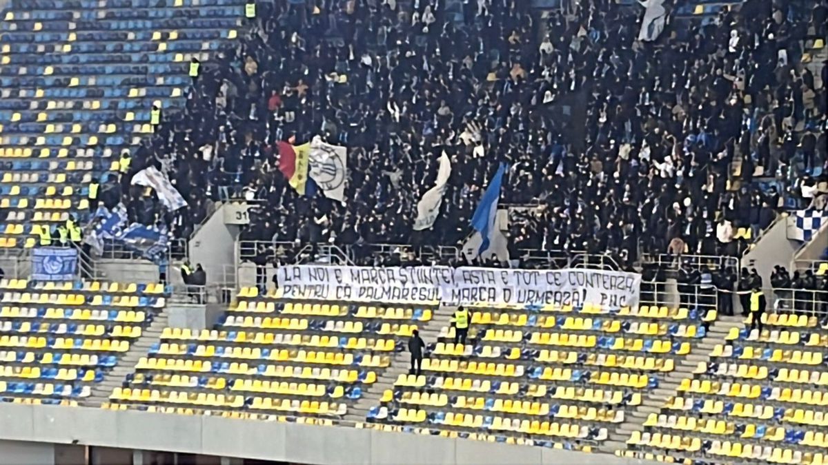 Duelul galeriilor în Dinamo - Craiova » Mesaje ironice afișate de suporteri: „Ați venit la capitală, cum ați strâns bani de bilet?”