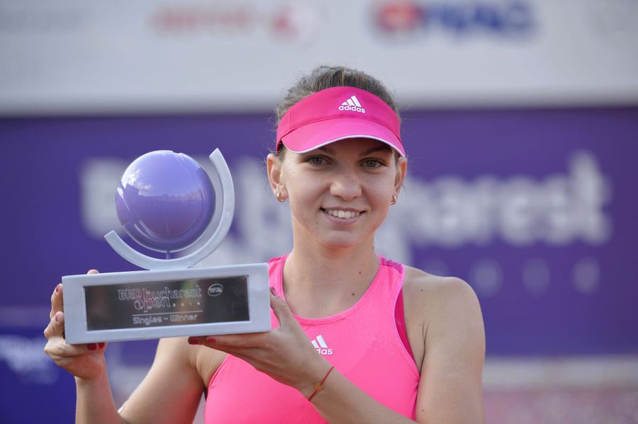 Românce campioane în România, o călătorie București-Iași-Cluj pe parcursul a 12 ani