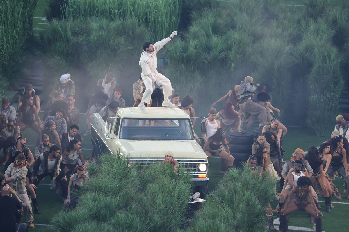 Donald Trump jignește și după Super Bowl LX: „Imagini dezgustătoare pentru copii! Nimeni nu înțelege un cuvânt din ce spune tipul ăsta”