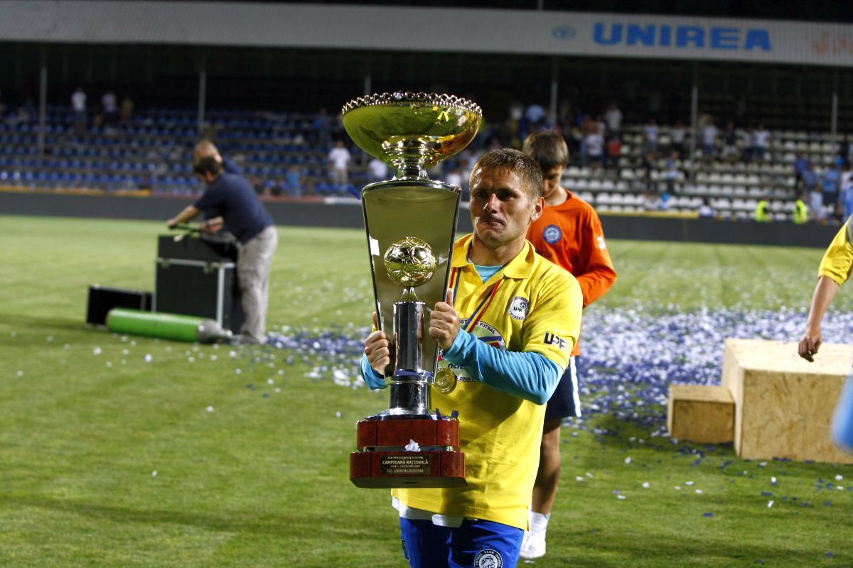 „Fără acele arestări, nu luam titlul!” » Campionul din 2009 revine cu dezvăluiri tari din culise. Ce s-a ales de Bucșaru + Peripețiile lui cu „greii” din fotbal: „Știți ce mi-a făcut Porumboiu?”