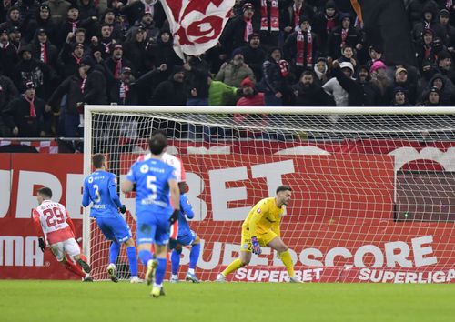 Cu cap, spre titlu » Capitolul la care Dinamo domină Superliga // foto: Cristi Preda (GSP)