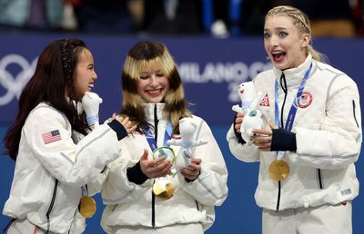 Stresați de amintirea COVID, americanii iau vitamine și folosesc „o cantitate nebunească de dezinfectant pentru mâini”