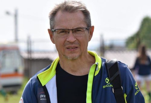 Loturile naționale de canotaj juniori ale României colaborează de opt ani cu medicul ieșean Petre Crivoi. Acesta se ocupă de tratarea sportivilor, dar și de pregătirea lor fizică, refacere și nutriție.