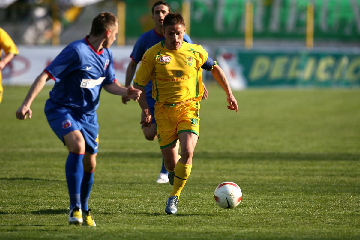 Sorin Frunză de-a lungul anilor: imagini din cariera fostului mijlocaș „de buzunar” din Liga 1