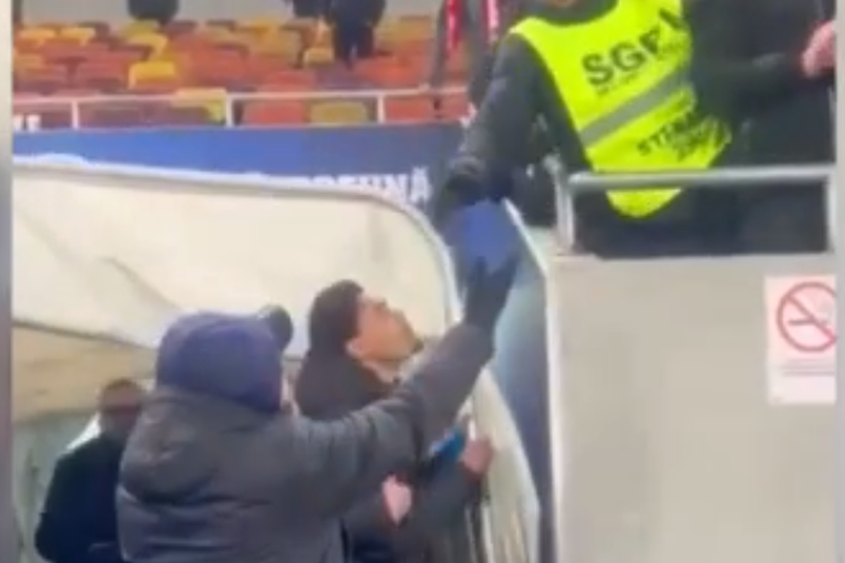 Condamnă momentele scandaloase de la Dinamo - Craiova: „E vorba de educație”