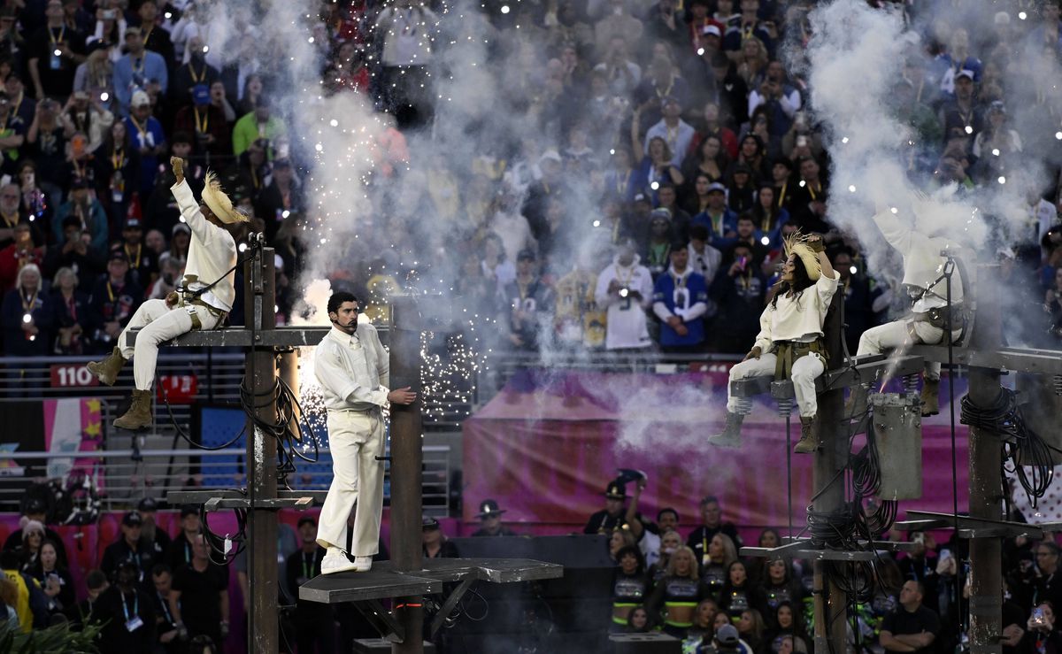 Donald Trump jignește și după Super Bowl LX: „Imagini dezgustătoare pentru copii! Nimeni nu înțelege un cuvânt din ce spune tipul ăsta”