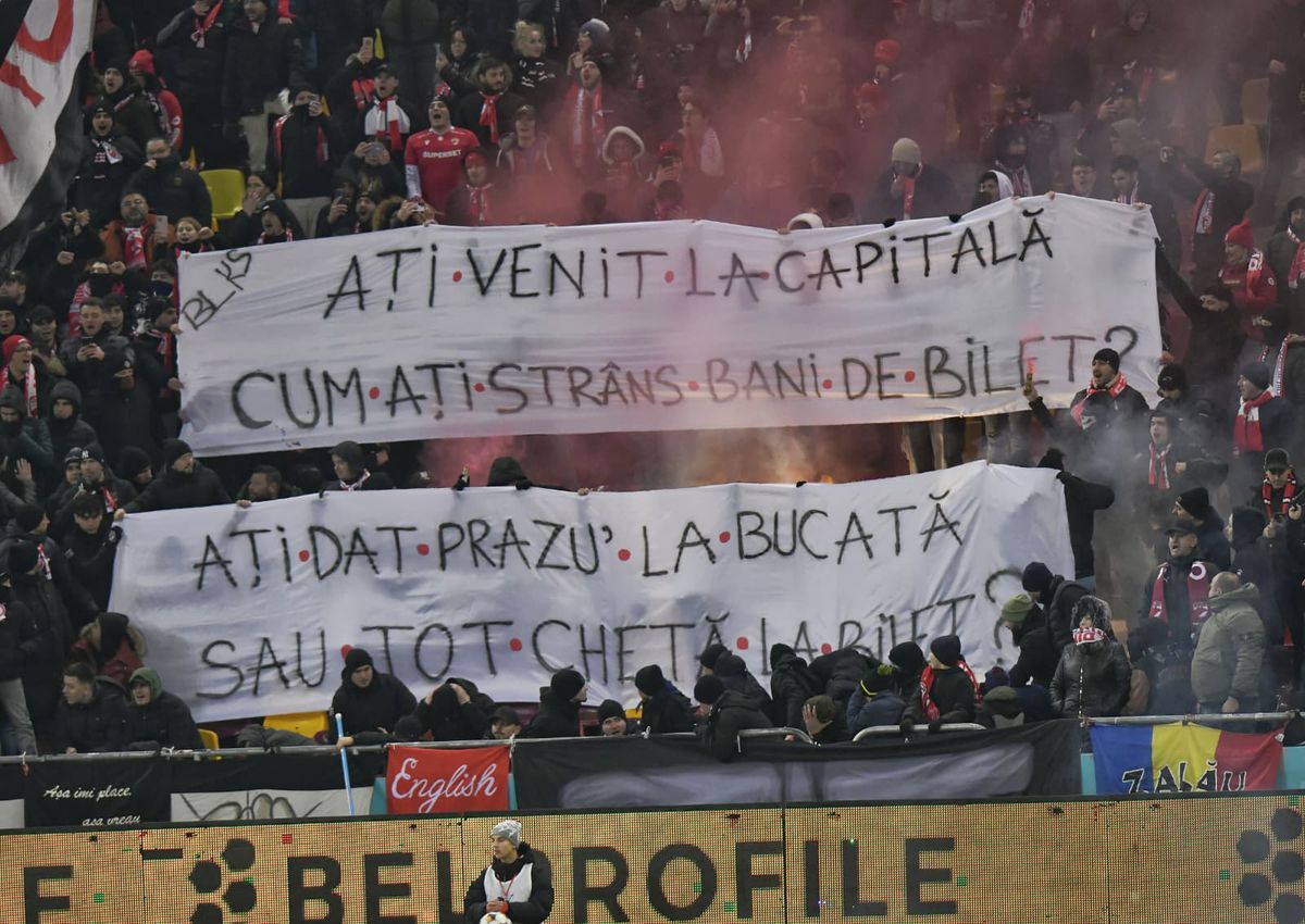 Duelul galeriilor în Dinamo - Craiova » Mesaje ironice afișate de suporteri: „Ați venit la capitală, cum ați strâns bani de bilet?”