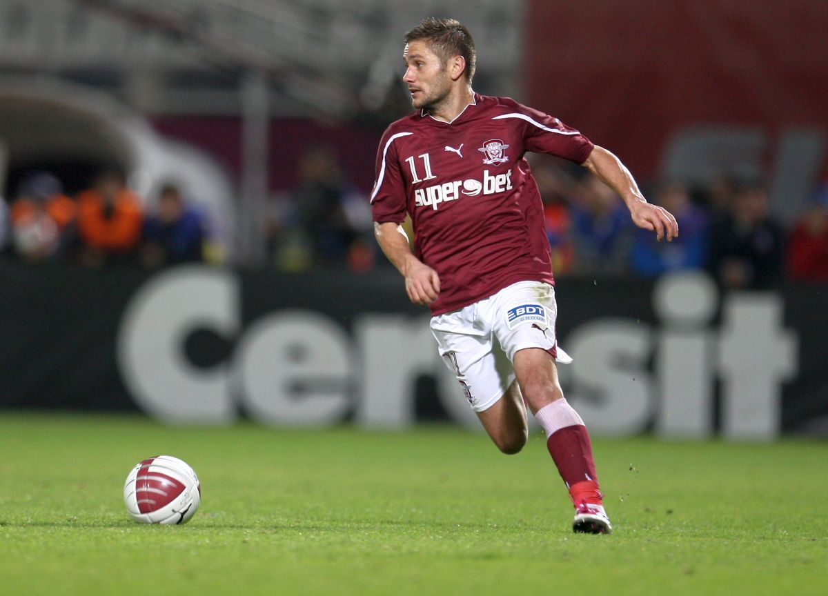 A luat titlul în România, acum s-a făcut antrenor » Spune „NU” șpăgilor: „Pe vremea mea, mai vedeai un portbagaj plin cu pui, cu pulpe...”