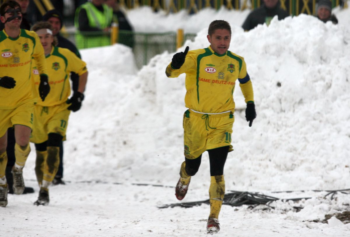 Sorin Frunză de-a lungul anilor: imagini din cariera fostului mijlocaș „de buzunar” din Liga 1