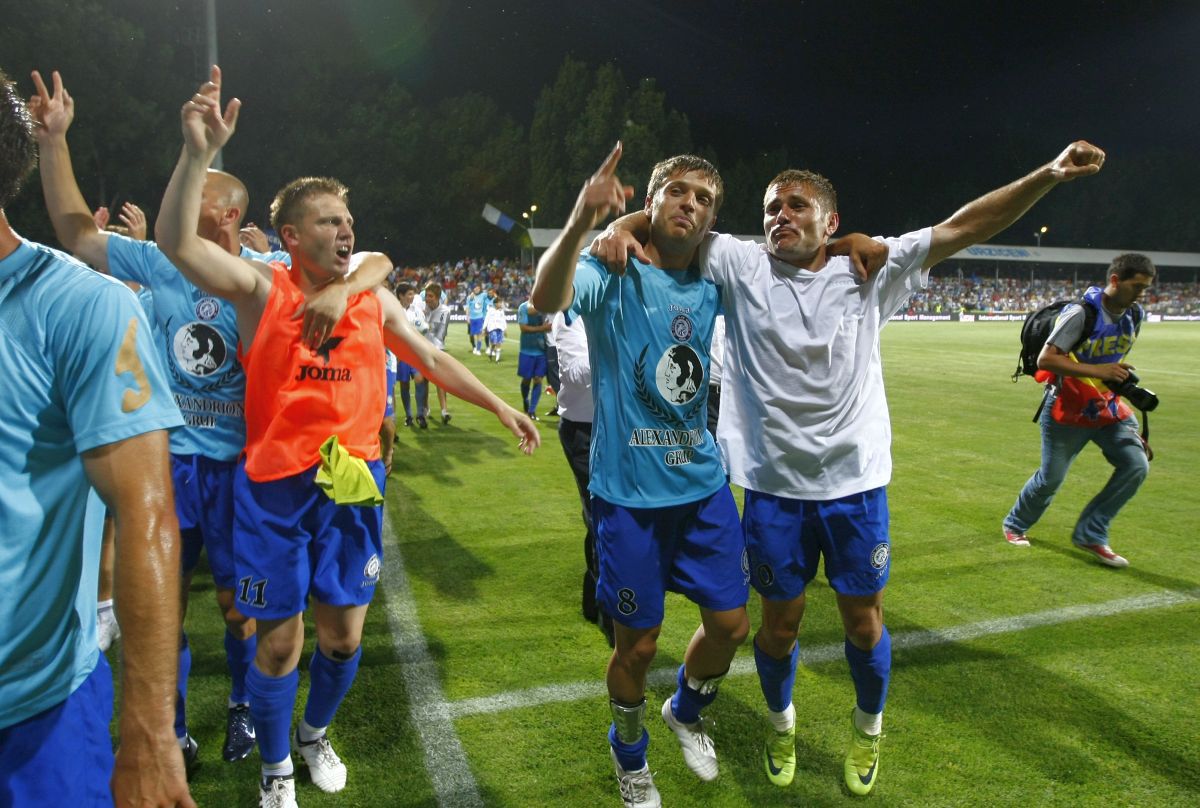 „Ca să vedeți extrema în care se dusese, uitați ce i-a făcut copilului meu!” » Fotbalistul „terorizat” de Dan Petrescu: „Mister, nu mi-am mai văzut soția de o lună!” / „«Treci în autocar!»”