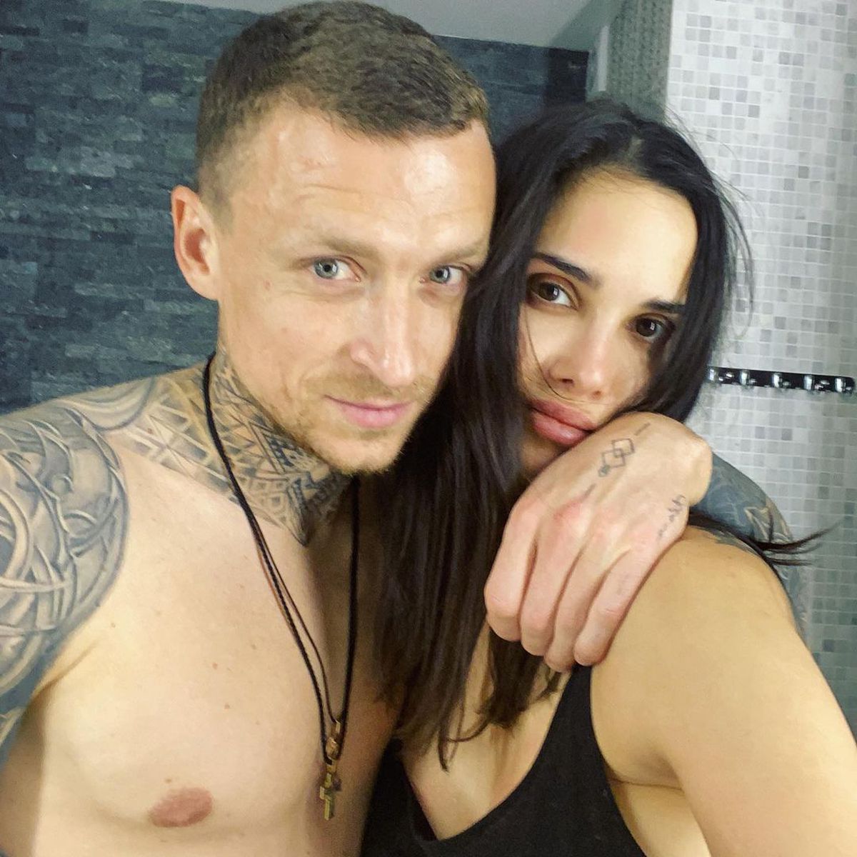 A înghițit 40 de pastile după ce l-a prins pe fotbalist cu amanta: „Al doilea glonț pe care i-l oferi cuiva care nu te-a nimerit!”