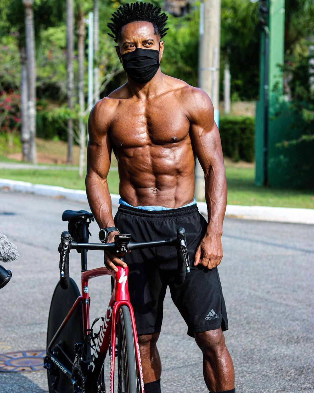 FOTO Fostul mijlocaș al lui Real Madrid și Bayern s-a „reinventat” la 46 de ani » Arată spectaculos!