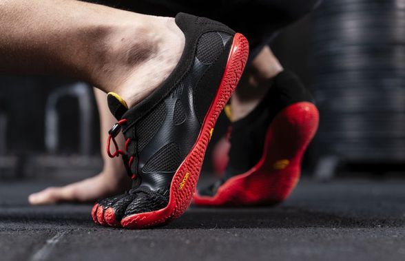 Vibram Five Fingers: Pantofi sport pentru pasionați și amatori