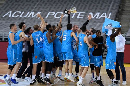 Bucuria baschetbaliștilor de la Voluntari FOTO sportpictures.eu