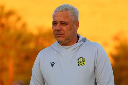Antrenorul Marius Șumudică, 51 de ani, susține că a avut o ofertă din Portugalia.