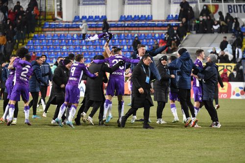 FC Argeș a reușit să se califice în premieră în play-off-ul Ligii 1, după ce s-a impus în ultima etapă a sezonului regulat în partida decisivă jucată contra celor de la FC Botoșani, scor 2-1 (foto: Facebook @FC Argeș)