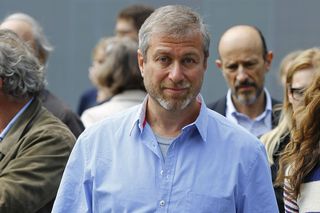 Roman Abramovich, somat să transfere suma obținută din vânzarea lui Chelsea către Ucraina: „Dacă nu-ți respecți cuvântul, mergem în instanță!”